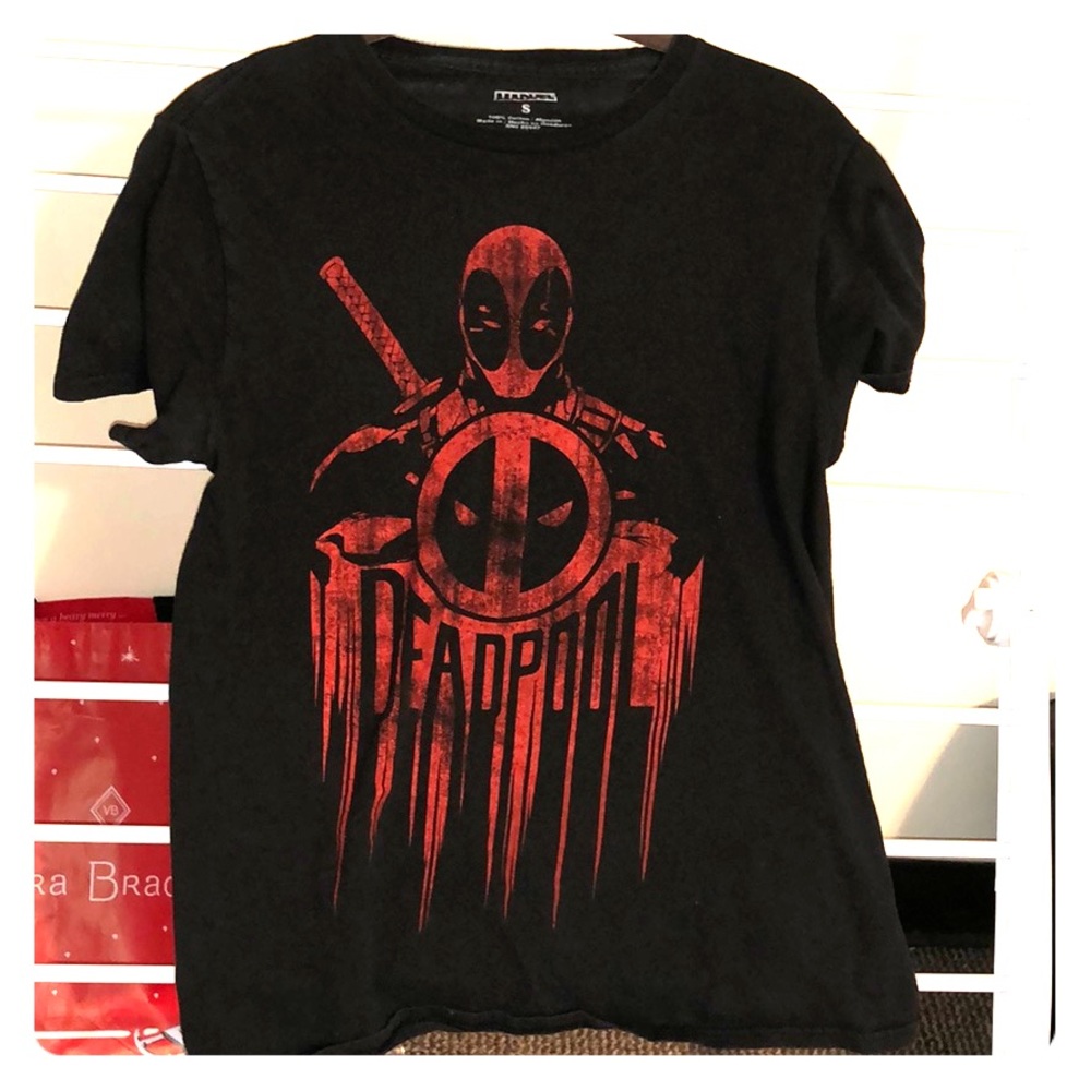 Men’s Marvel Deadpool Graphic Tee
